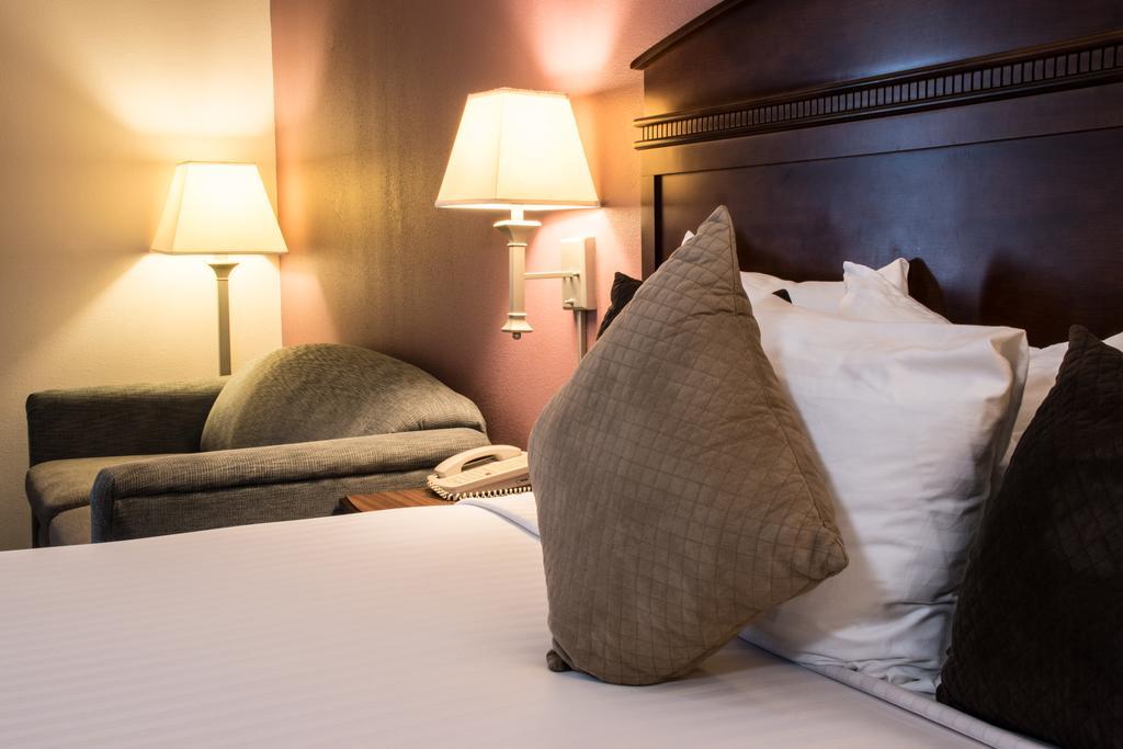 Greenstay Hotel & Suites Central スプリングフィールド エクステリア 写真