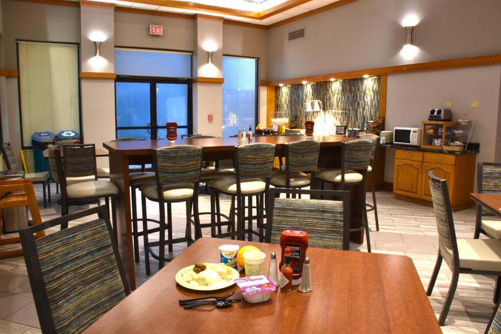 Greenstay Hotel & Suites Central スプリングフィールド エクステリア 写真